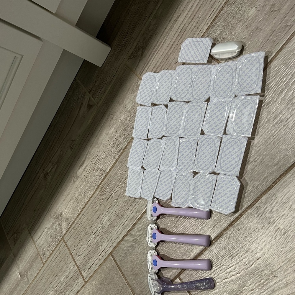 Brand New Billie Razor Bundle